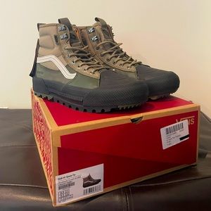 Van’s MTE 3 Gore-tex Rucksack - Size US Mens 8 - never worn!